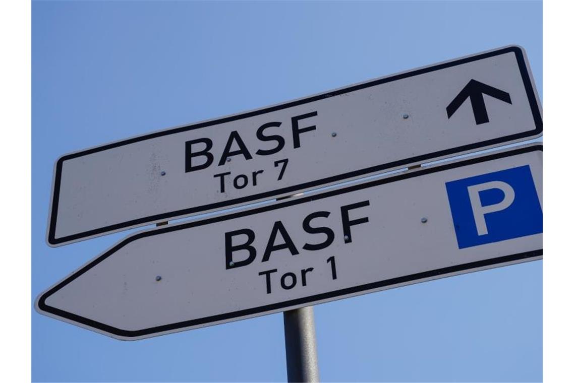 BASF hat die Prognose gestrichen, aber eine Dividende für die Aktionäre gibt es trotzdem. Foto: Uwe Anspach/dpa