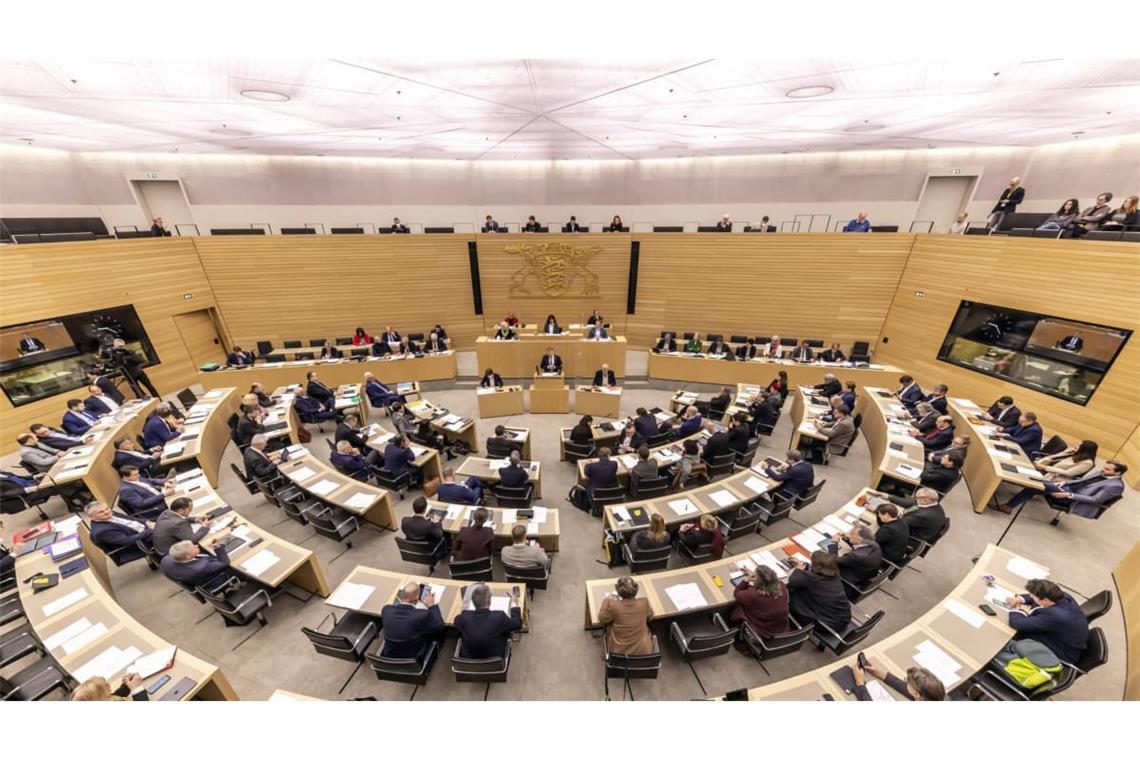Bastian Schneider erhielt für seine Rede tosenden Applaus im Landtag- leider bestehen große Zweifel an der Echtheit der Mails, aus denen der CDU-Politiker zitierte. (Symbiolbild)