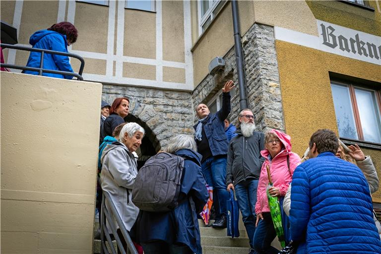 Baudezernent Stefan Setzer erklärte, wie sich die Stadt an der Murr über die Jahre verändert hat. Foto: Alexander Becher