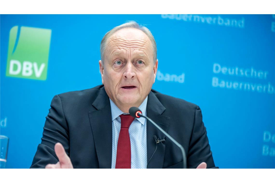 Bauern vor der Ernte - "Liefert" der neue Minister? Bauernpräsident Rukwied: "Lebensmittel sind mehr wert." (Archivbild)