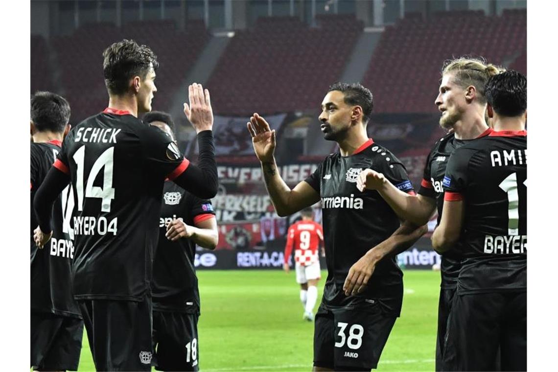 Beste Offensive treffsicher: Bayer schon so gut wie weiter Bayer Leverkusen hatte mit Hapoel Be'er Sheva keine Probleme. Foto: Martin Meissner/AP POOL/dpa