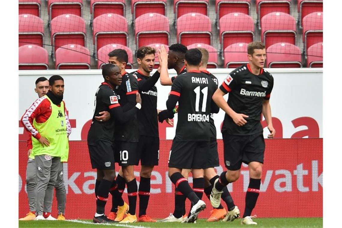 Bayern souverän in Bielefeld - RB gewinnt in Augsburg Bayer Leverkusen konnte sich knapp bei Mainz 05 durchsetzen. Foto: Torsten Silz/dpa