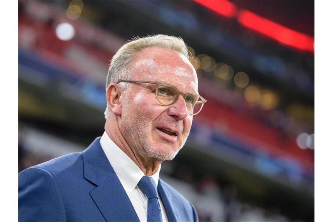 Der FC Bayern will nach Lissabon - Rückspiel gegen Chelsea Bayern-Boss Karl-Heinz Rummenigge freut sich auf die Champions League. Foto: Matthias Balk/dpa