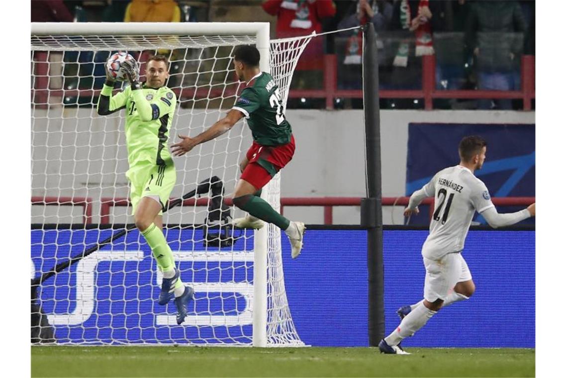 Bayern-Keeper Manuel Neuer (l) hatte reichlich zu tun. Foto: Maxim Shemetov/Reuters Pool/dpa