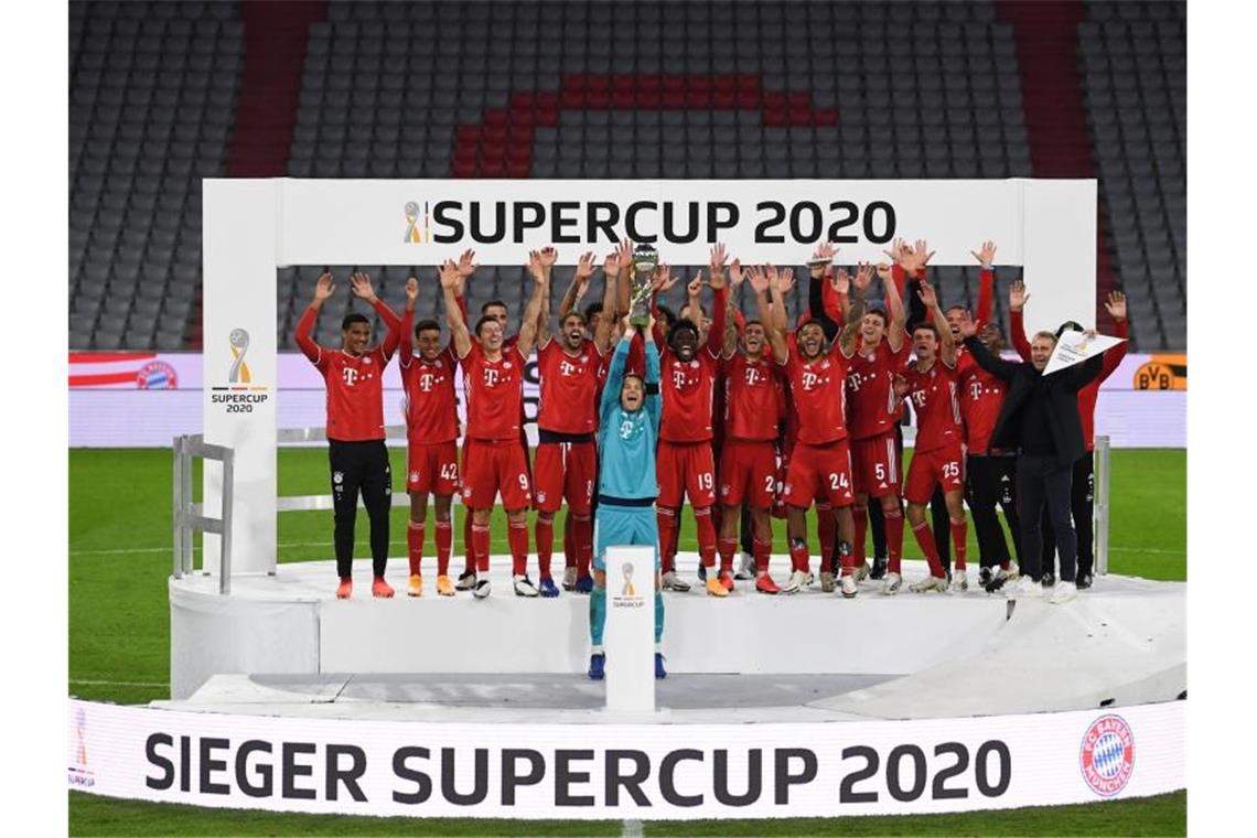 Dank Kimmich: Bayern holen den Supercup gegen den BVB Bayern München heißt der deutsche Supercup-Sieger 2020. Foto: Sven Hoppe/dpa-Pool/dpa