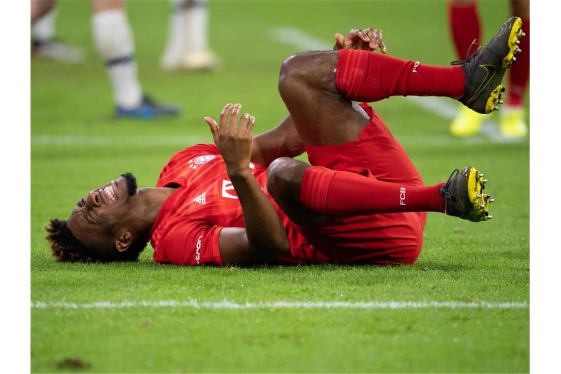 FC Bayern verliert letzten Test im Elfmeterschießen Bayern Münchens Kingsley Coman musste verletzt ausgewechselt werden. Foto: Sven Hoppe