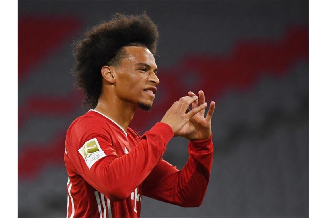 8:0-Gala ohne Fans: Triple-Bayern überrollen Schalke Bayern-Neuzugang Leroy Sané trifft gleich bei seinem Startelf-Debüt. Foto: Matthias Balk/dpa