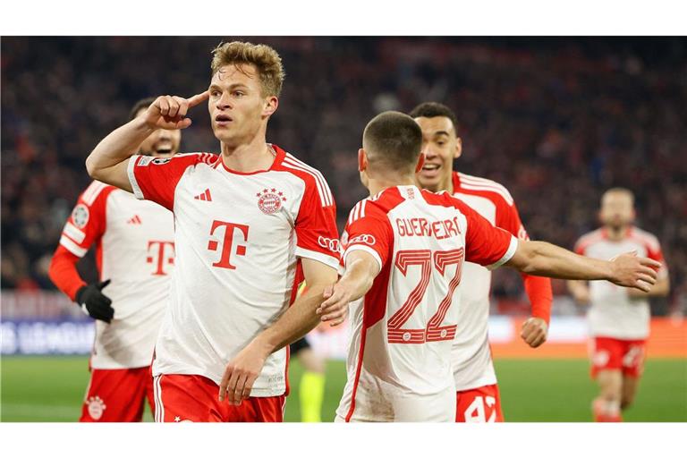 Bayern-Spieler Joshua Kimmich feiert sein Tor.