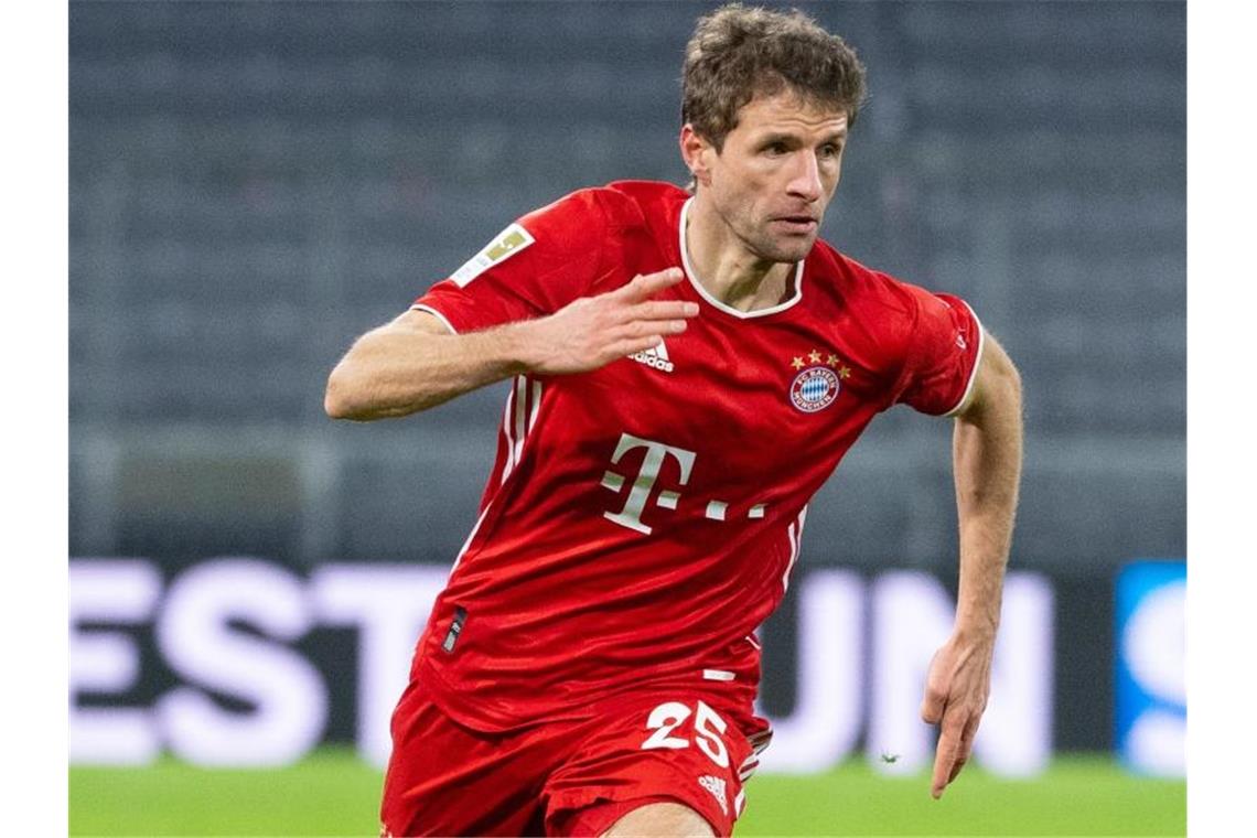 Khedira trifft auf FC Bayern im Reisestress Bayern-Star Thomas Müller freut sich auf das Wiedersehen mit Sami Khedira. Foto: Sven Hoppe/dpa