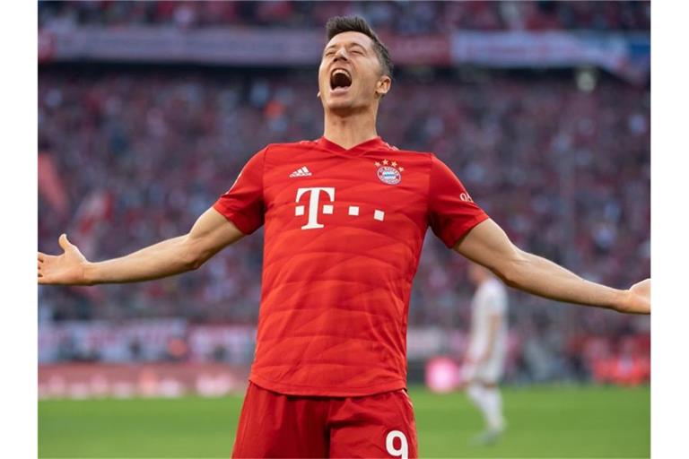 Bayern-Stürmer Robert Lewandowski will auch im DFB-Pokal jubeln. Foto: Sven Hoppe/dpa
