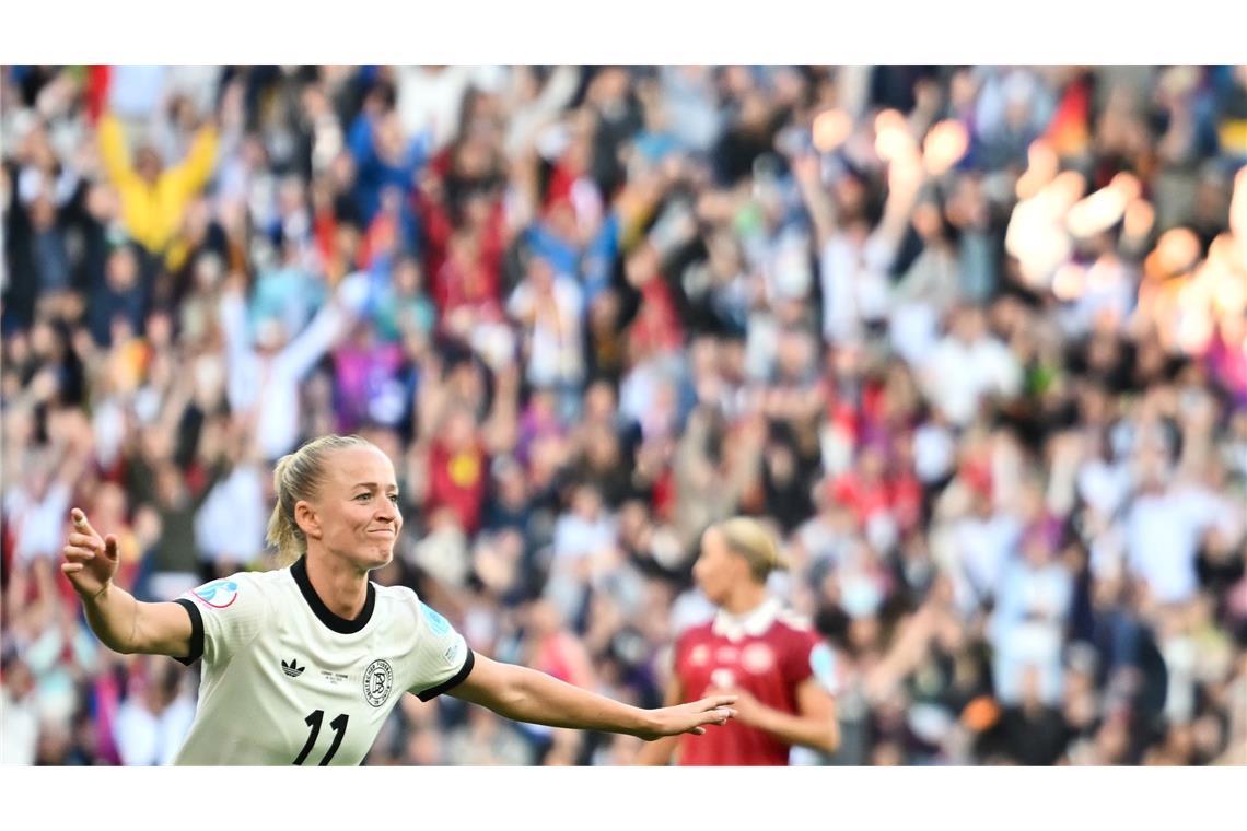 Schüller will keine Popp sein: DFB-Torjägerin gefordert Bayern-Stürmerin Lea Schüller hat im Nationaltrikot eine Top-Torquote.