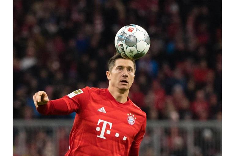 Bayern-Torjäger Robert Lewandowski musste sich an der Leiste operieren lassen. Foto: Matthias Balk/dpa