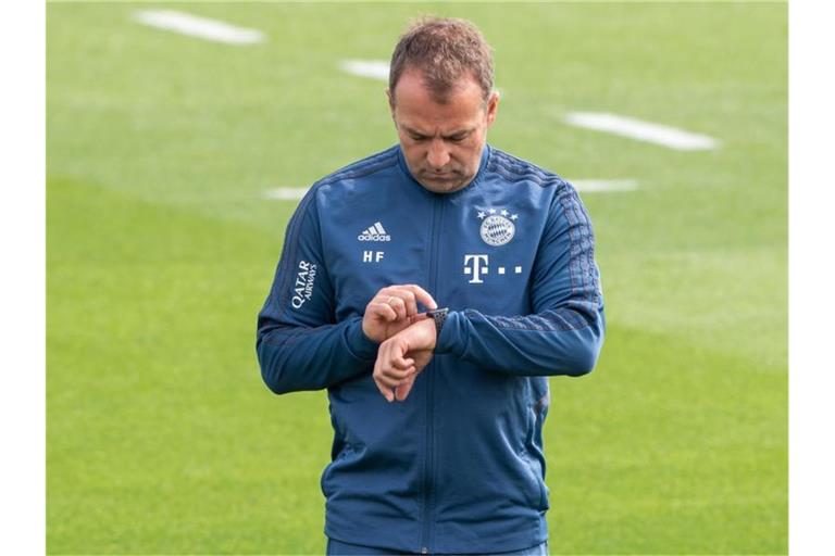 Bayern-Trainer Hansi Flick ist mit seinem Team aus dem Trainingslager zurückgekehrt. Foto: Peter Kneffel/dpa