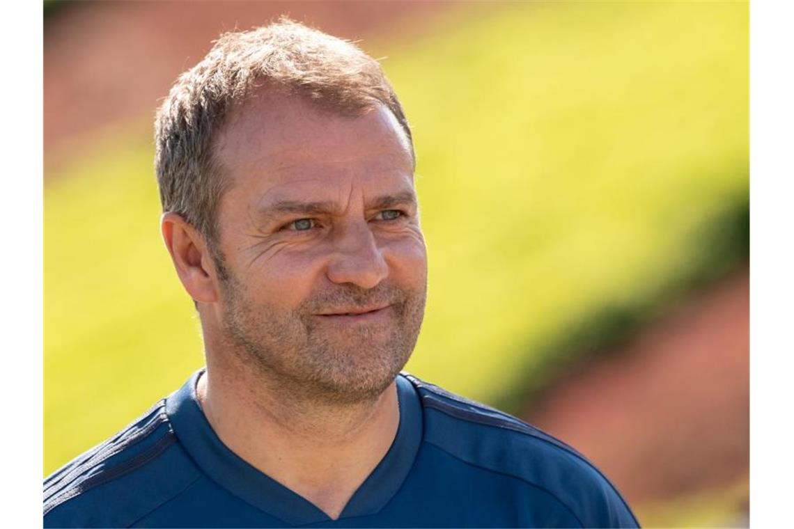 Flick wünscht sich mehr Mia-san-mia Bayern-Trainer Hansi Flick ist mit seinem Winter-Neuzugang zufrieden. Foto: Peter Kneffel/dpa
