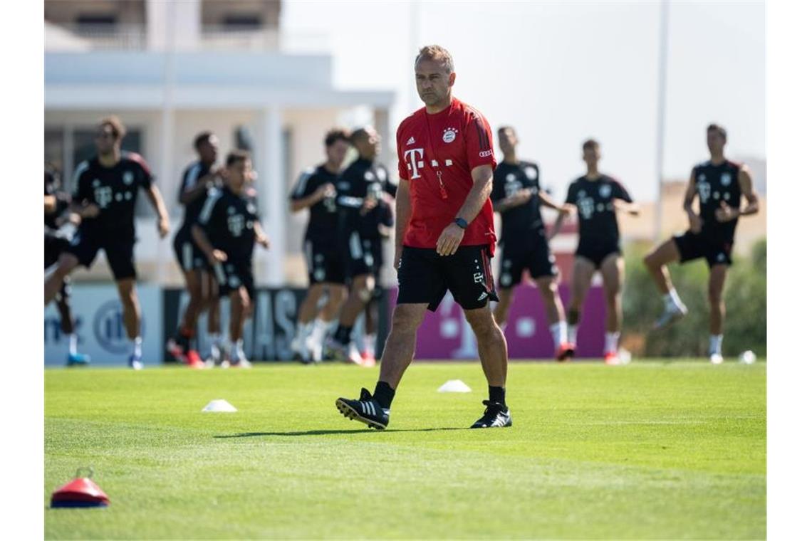Vier Triple-Asse für Flick: Coach setzt auf Barça-Kenner Bayern-Trainer Hansi Flick setzt auf Spieler, die wissen, wie man den FC Barcelona packt. Foto: Matthias Balk/dpa