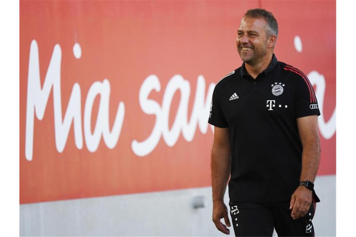 „Hungrige“ Bayern starten Triple-Blitzjagd: „Ziel vor Augen“ Bayern-Trainer Hansi Flick will mit seinem Team in die Endrunde der Champions League einziehen. Foto: Matthias Balk/dpa