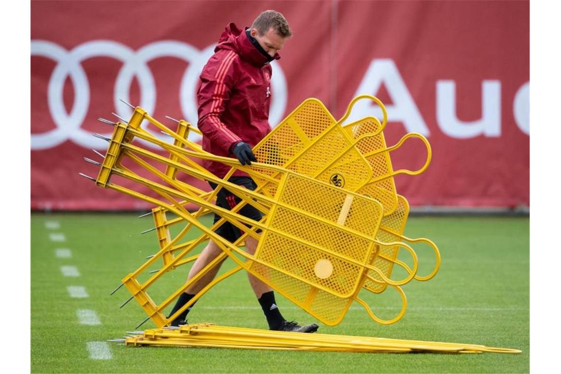 Bayern-Trainer Julian Nagelsmann bereitet das Abschlusstraining vor. Foto: Sven Hoppe/dpa