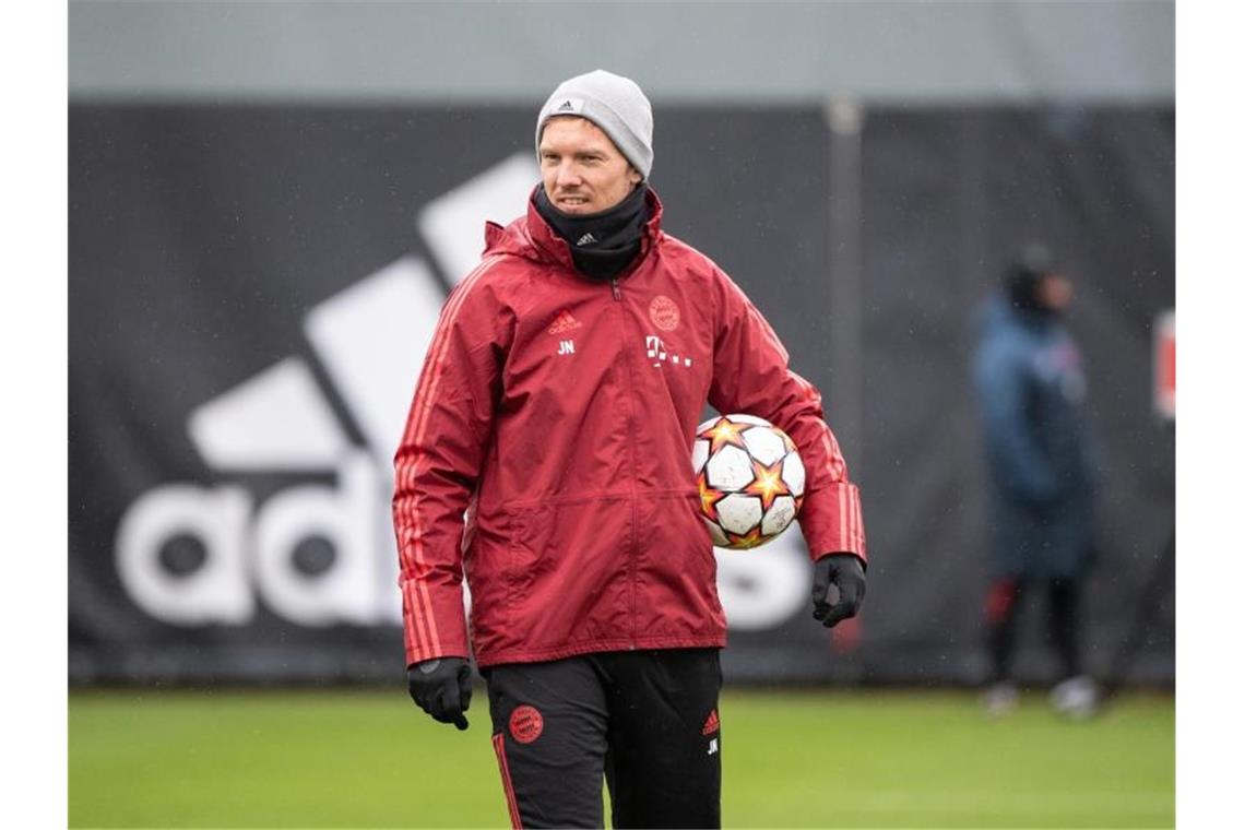 Nagelsmann: Impfstatus spaltet Bayern-Team nicht Bayern-Trainer Julian Nagelsmann muss mit einem dezimierten Kader arbeiten. Foto: Matthias Balk/dpa
