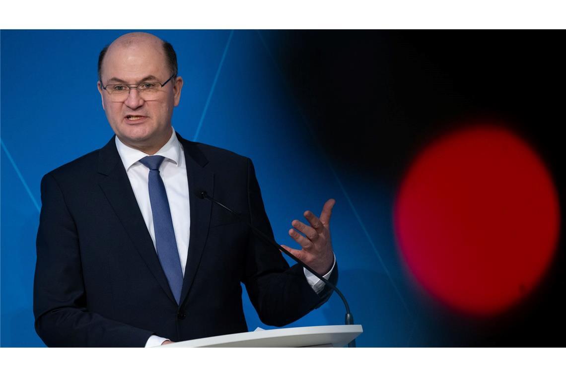 Länderfinanzausgleich auf Rekordhöhe – Bayern Topzahler Bayerns Finanzminister Albert Füracker (CSU) sieht das Ausgleichssystem unter den Bundesländern am Ende. Er sorgt sich um eine Überforderung der Geberländer. (Archivbild)