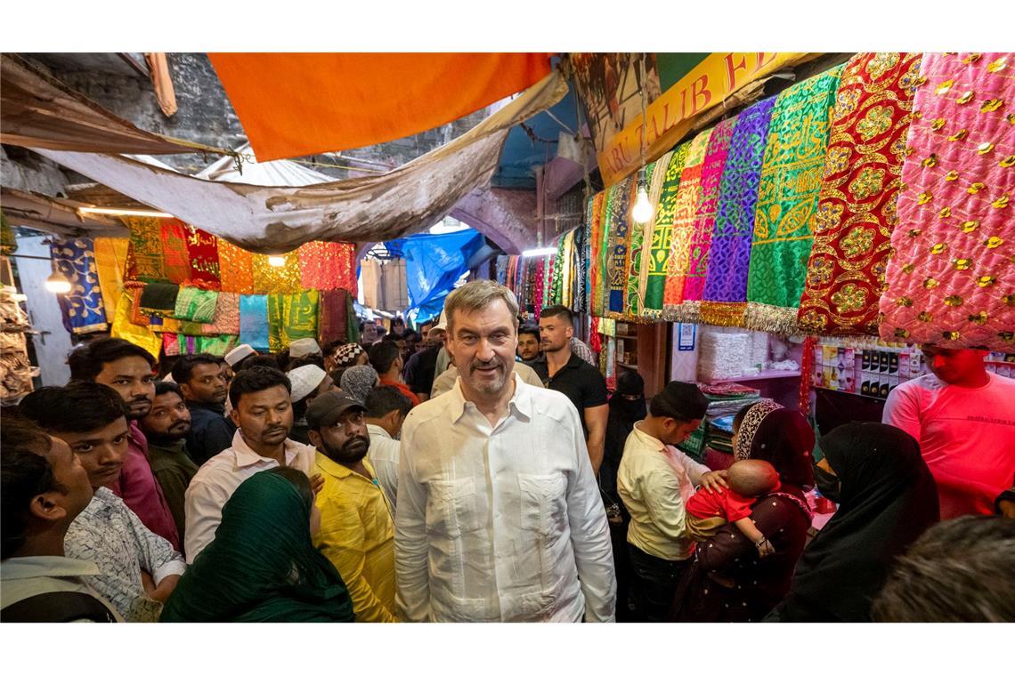 Söder: Infekt wohl bei "Wasserberührung" in Slum geholt Bayerns Ministerpräsident musste seine Indien-Reise wegen der Beschwerden vorzeitig abbrechen. (Archivbild)
