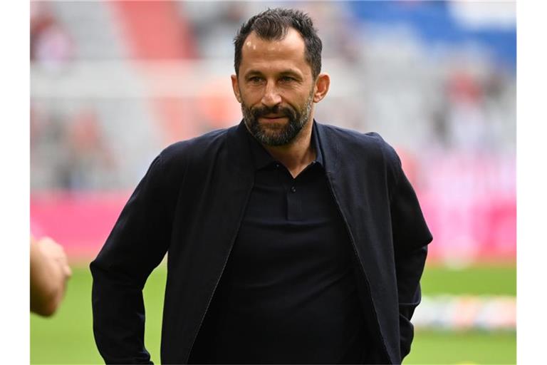 Bayerns Sportvorstand Hasan Salihamidzic vor der Partie gegen Köln. Foto: Sven Hoppe/dpa