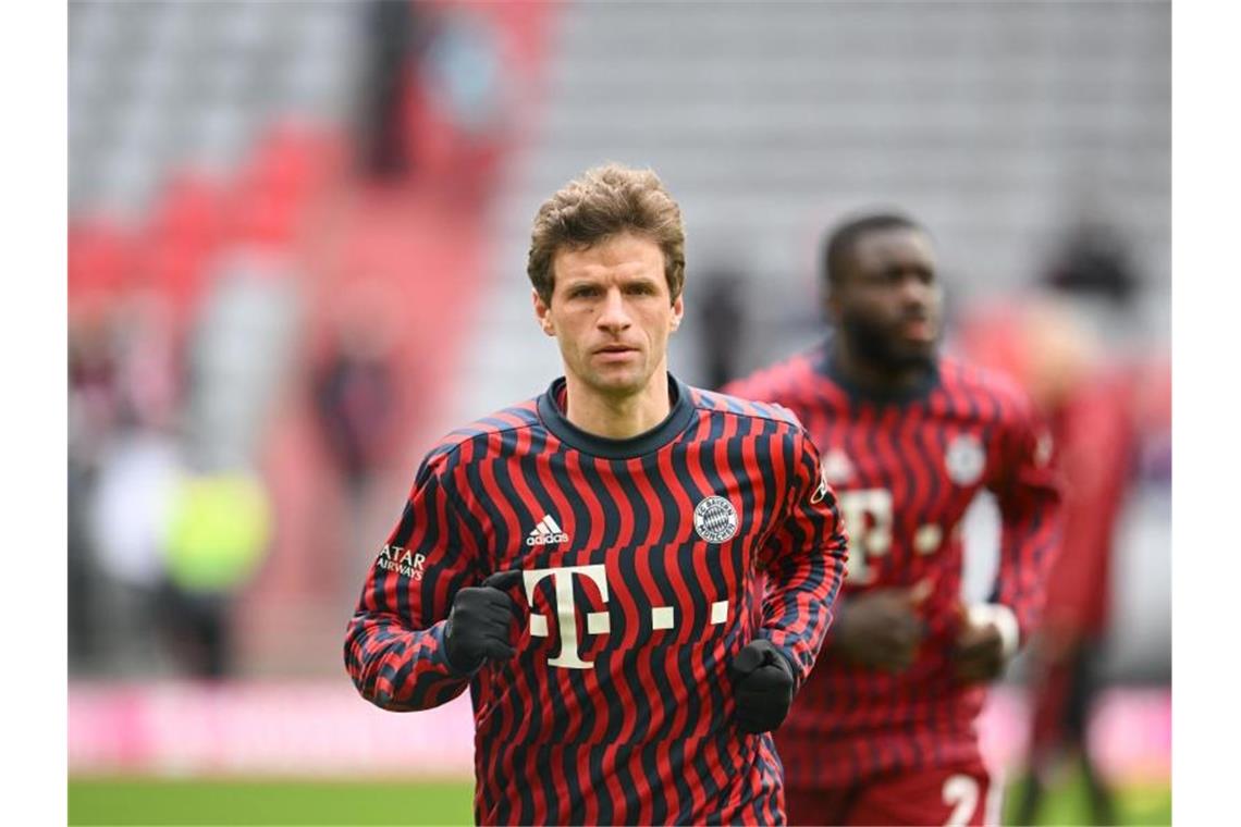 Der 25. Bundesliga-Spieltag im Telegramm Bayerns Thomas Müller (M) steht gegen Bayer Leverkusen wieder zur Verfügung. Foto: Tobias Hase/dpa