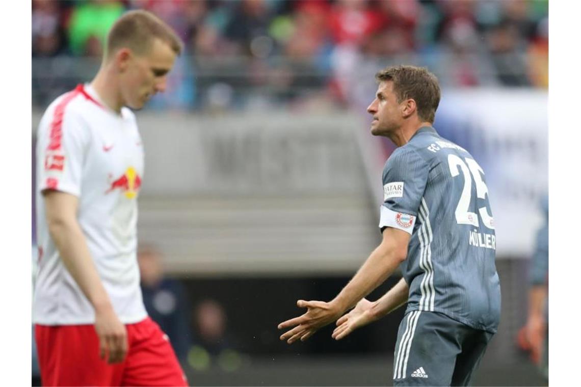 Bayernspieler Thomas Müller regt sich über eine Entscheidung des Schiedsrichters auf. Foto: Jan Woitas