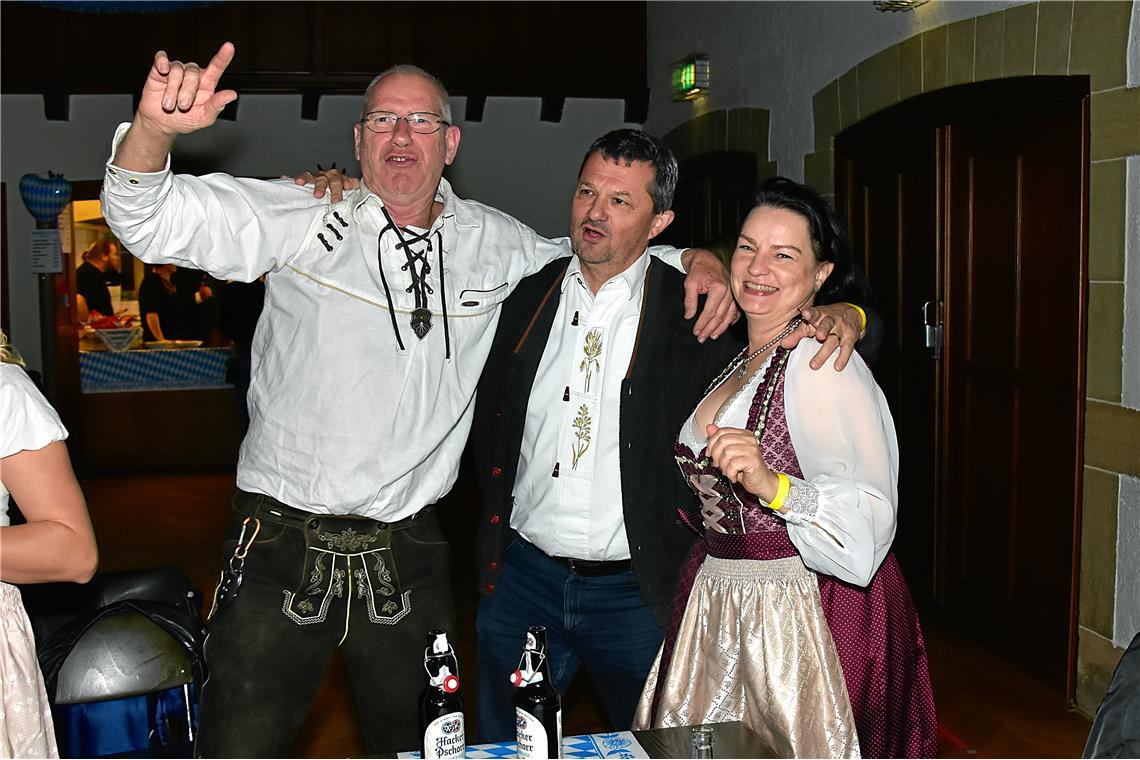 Bayrische Tracht war an diesem Abend angesagt. Zünftige Stimmung auf der Party B...