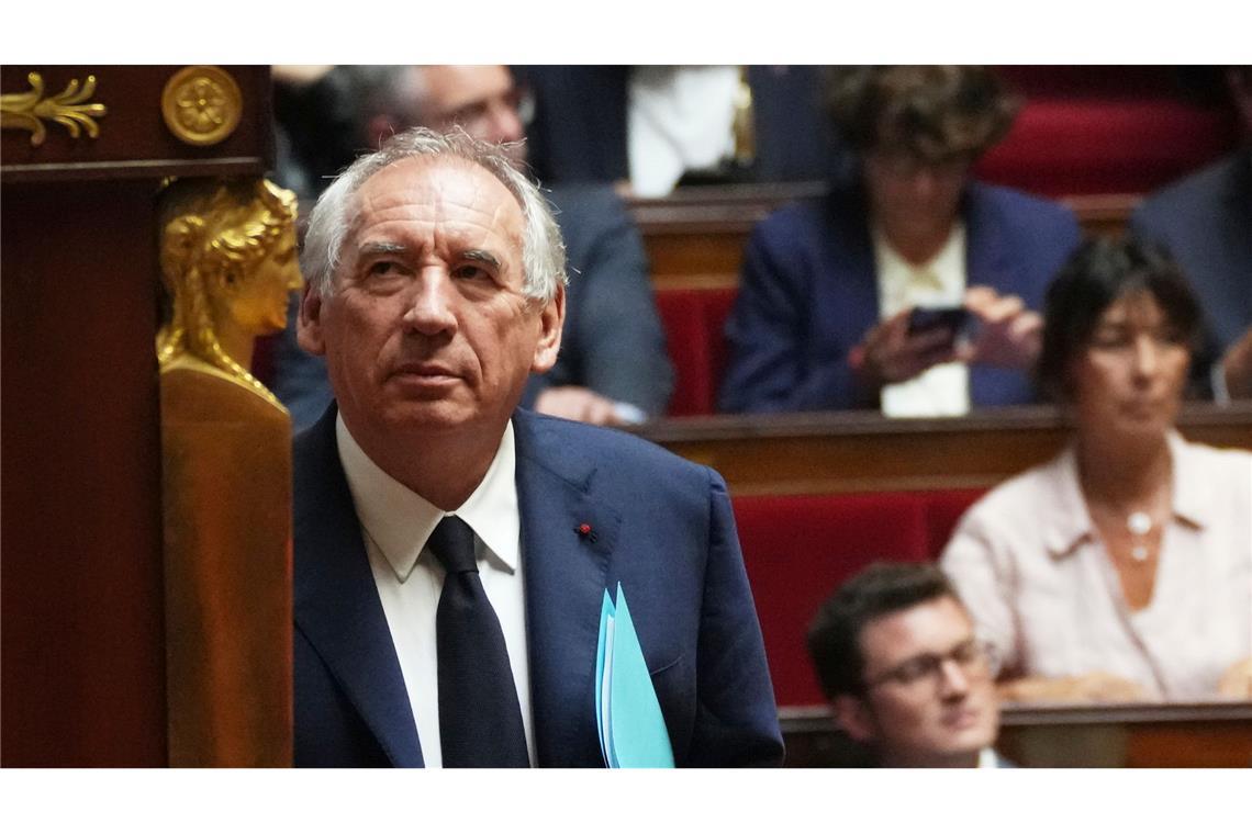 Frankreich sucht nach Regierungssturz neuen Premier Bayrou war erst vor knapp neun Monaten von Präsident Macron ernannt worden.