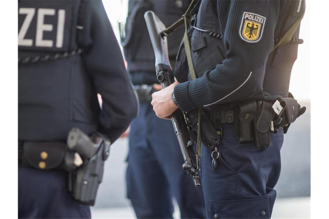 Beamte der Bundespolizei. Foto: Matthias Balk/dpa/Symbolbild