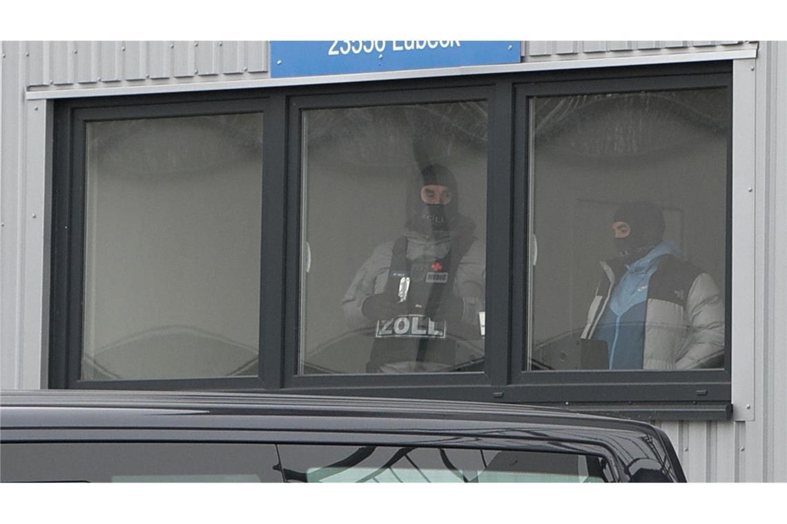 Beamte des Zollkriminalamts hatten am Morgen fünf Männer festgenommen.