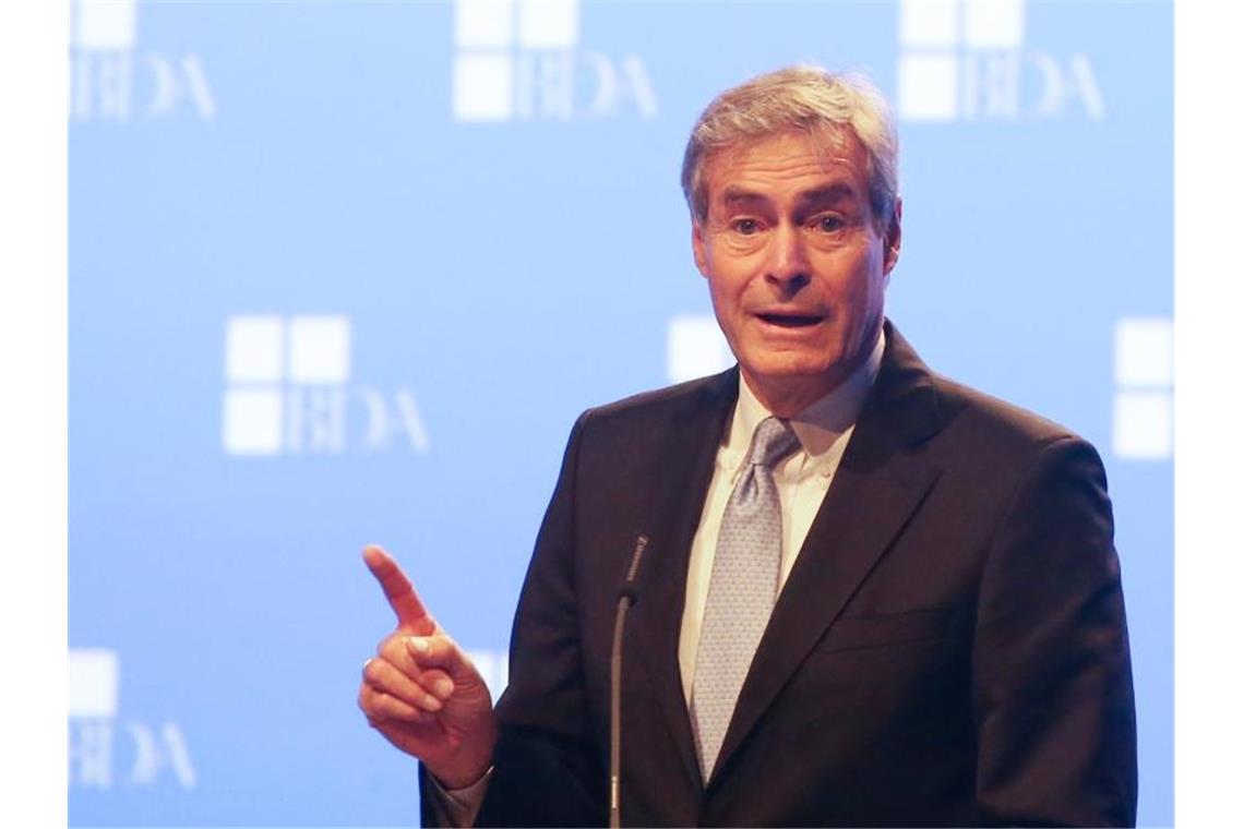 Wirtschaft erwartet lange Talsohle „Bedarf nach unseren Waren und Dienstleistungen ist nicht zusammengebrochen“: Ingo Kramer. Foto: Wolfgang Kumm/dpa/Archiv