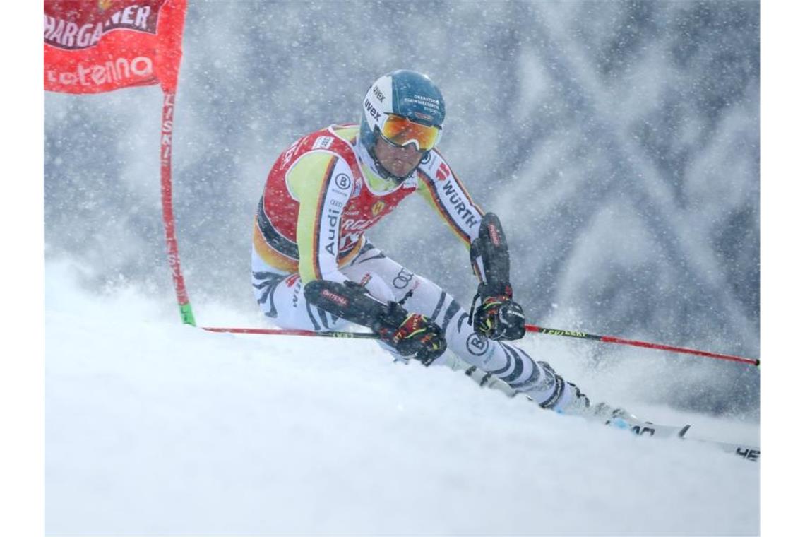 Schnee-Chaos prägt Alpin-Wochenende: Riesenslalom verschoben Beendete den Riesenslalom in Santa Catarina auf Rang elf: Alexander Schmid in Aktion. Foto: Gabriele Facciotti/AP/dpa
