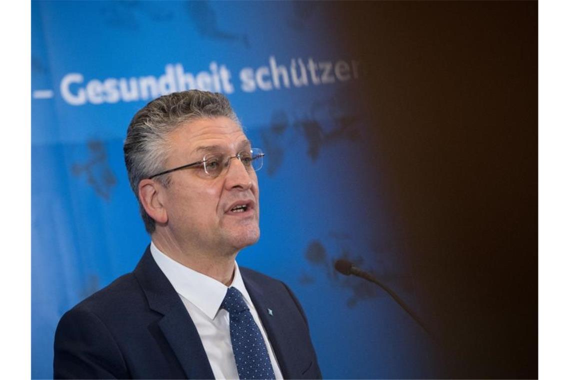 RKI: Corona-Lage weiterhin kritisch Befürchtet, dass sich durch die Feiertage das Infektionsgeschehen noch weiter anspannen könnte: RKI-Präsident Lothar Wieler. Foto: Stefanie Loos/AFP POOL/dpa