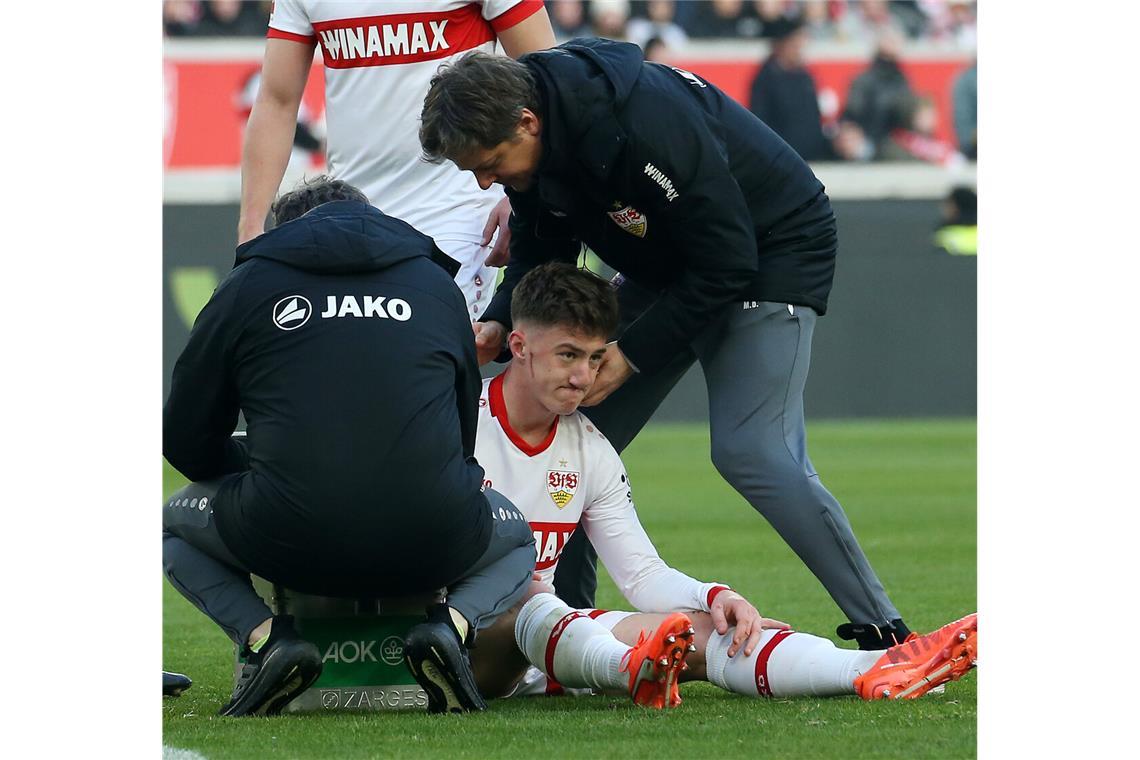 Unsanfte Ausbremsversuche Behandlungspause: Angelo Stiller wird in dieser Saison des Öfteren regelwidrig gestoppt.