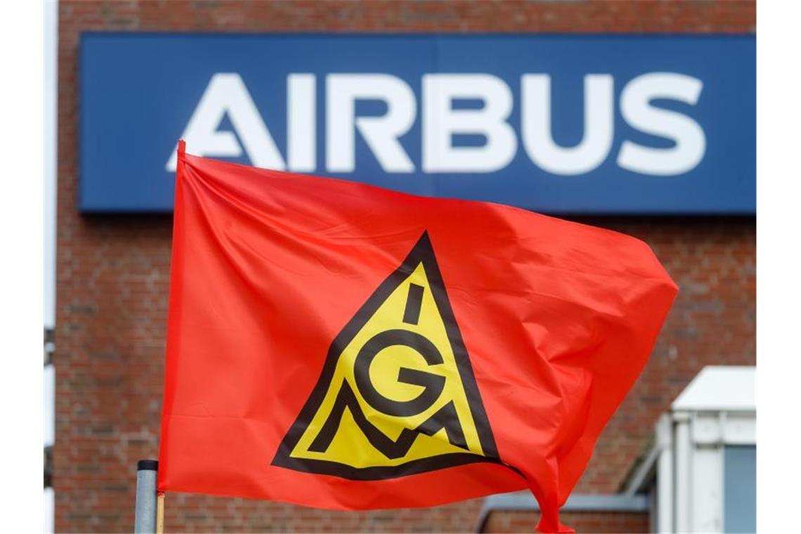 Bei Airbus beginnen erneut Warnstreiks der IG Metall - ein Ende des Konflikts ist nicht in Sicht. Foto: Markus Scholz/dpa