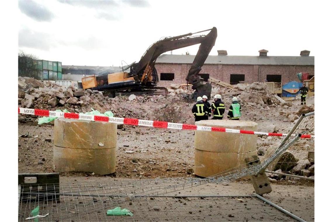 Bauschutt-Recycler haftet nicht für Blindgänger-Explosion Bei Baggerarbeiten in Euskirchen war 2014 ein Blindgänger explodiert. Foto: Wolfgang Andres/Archiv