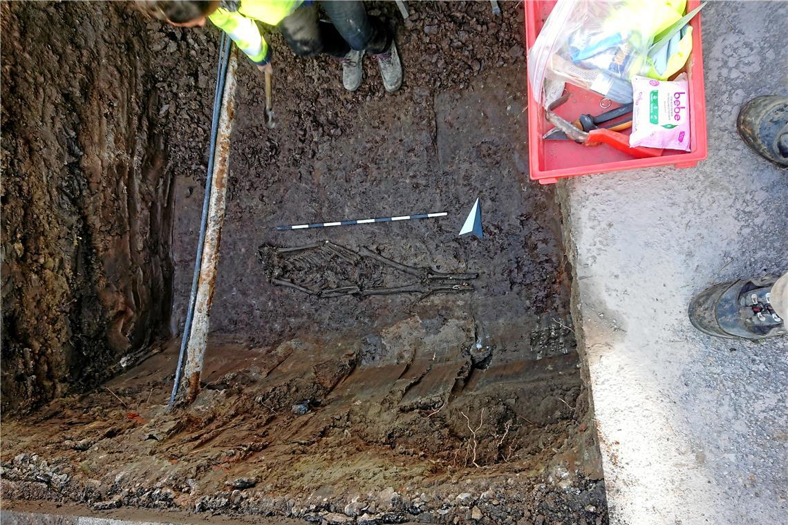 Bei Bauarbeiten an einer Wasserleitung wurde das Skelett gefunden.Foto: Reinhold Feigel