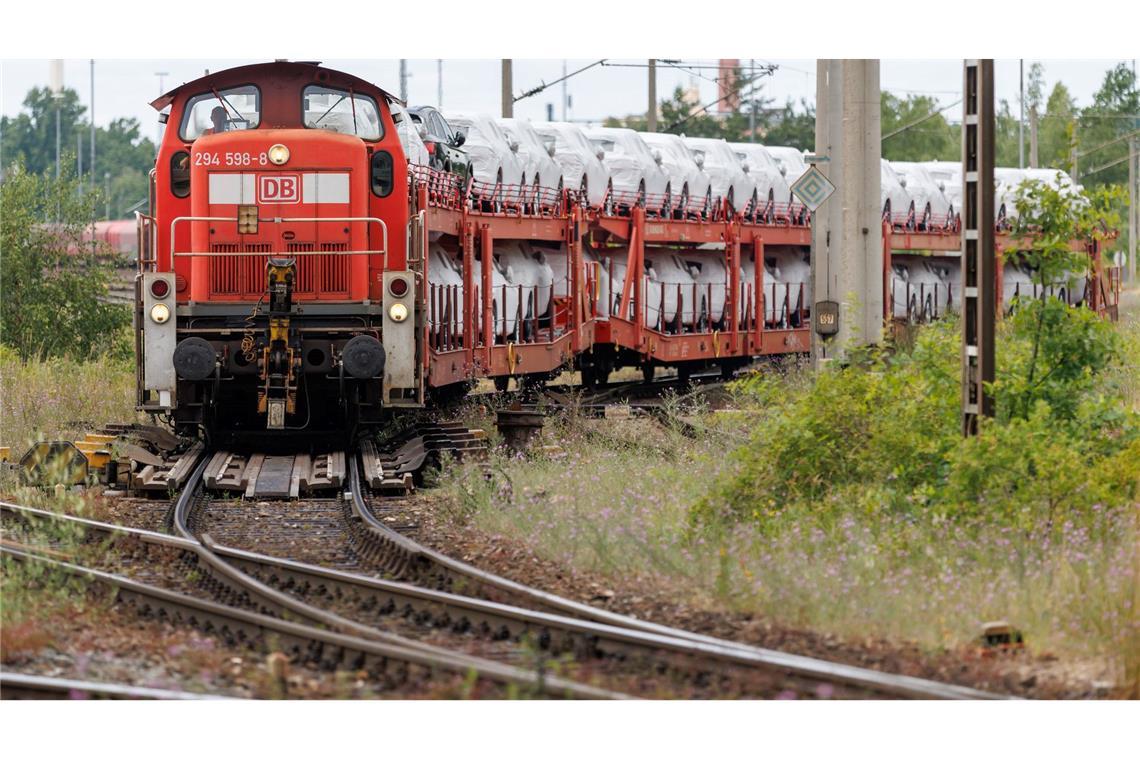 Bei DB Cargo steht derzeit alles auf dem Prüfstand - jetzt soll die Werke-Landschaft umstrukturiert werden. (Symbolbild)