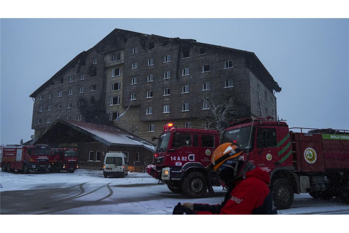 19 Menschen nach dem verheerenden Brand in Skihotel in U-Haft Bei dem Brand kamen 78 Menschen ums Leben.