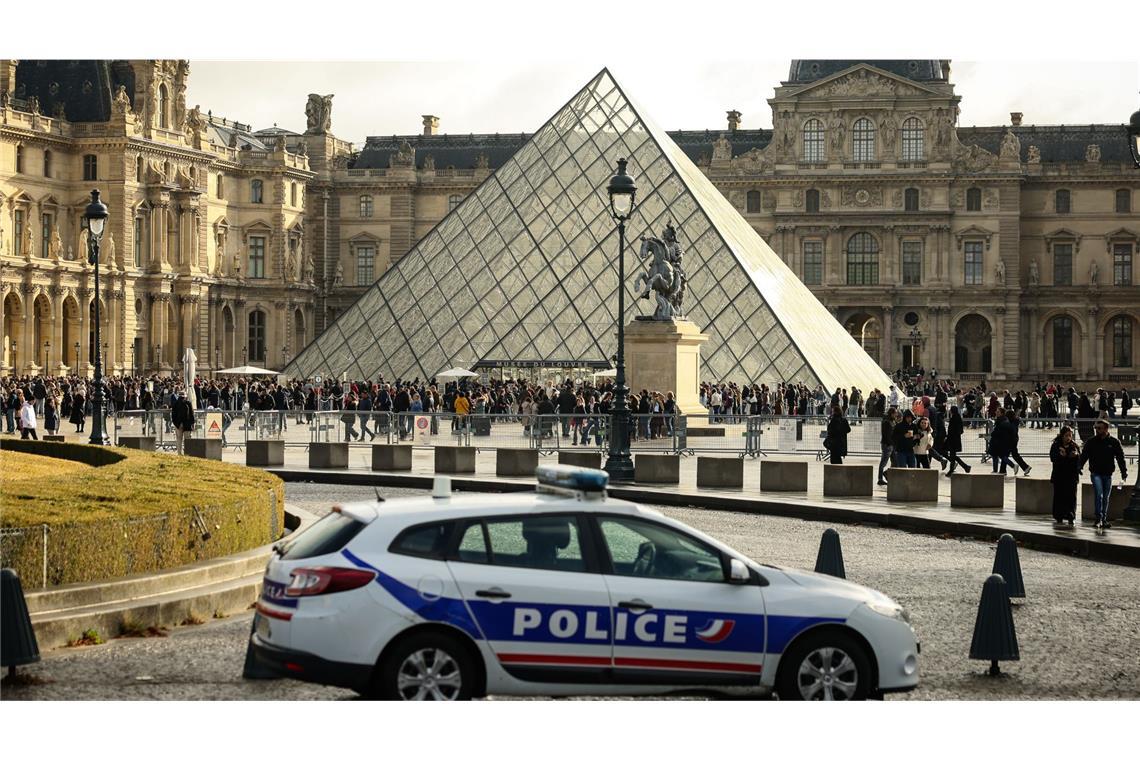 Bei dem Einbruch am Sonntag vor einer Woche hatten unbekannte Täter Schmuckstücke und Juwelen im geschätzten Wert von rund 88 Millionen Euro erbeutet.