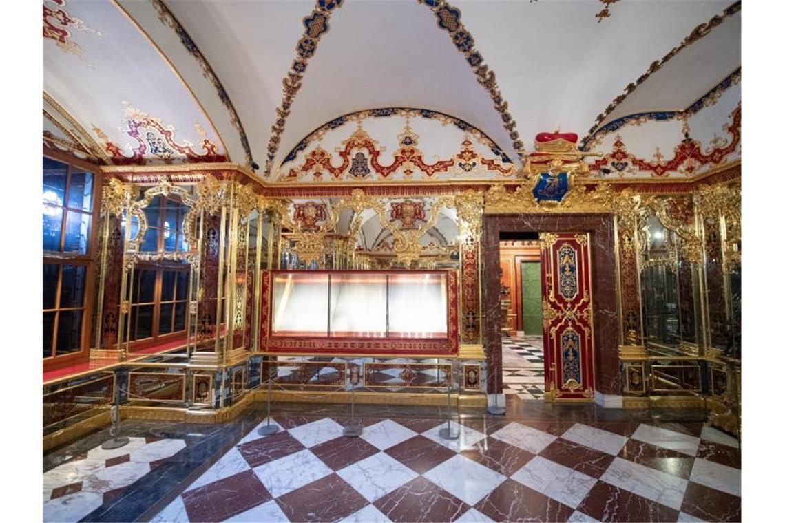 Bei dem Einbruch beschädigte Vitrine im Juwelenzimmer im Grünen Gewölbe im Dresdner Schloss. (Archivbild von 2020). Foto: Sebastian Kahnert/dpa-Zentralbild/dpa