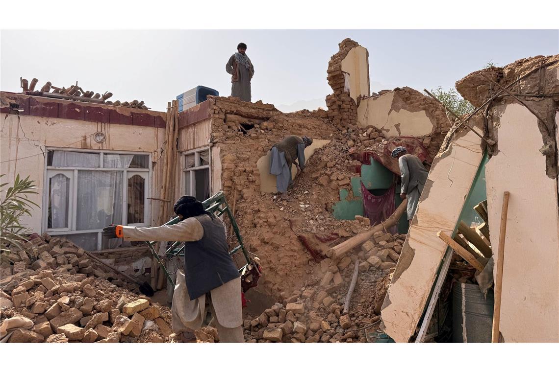 Bei dem Erdbeben in Afghanistan gab es viele Tote.