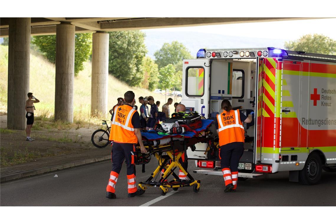 Bis zu 70 Verletzte nach Massensturz beim „Riderman“ Bei dem Massensturz wurden bis zu 70 Teilnehmende verletzt. Der Rettungsdienst kümmerte sich um die Versorgung.