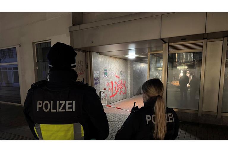 Bei dem Messerangriff wurde ein 16-Jähriger lebensgefährlich verletzt.