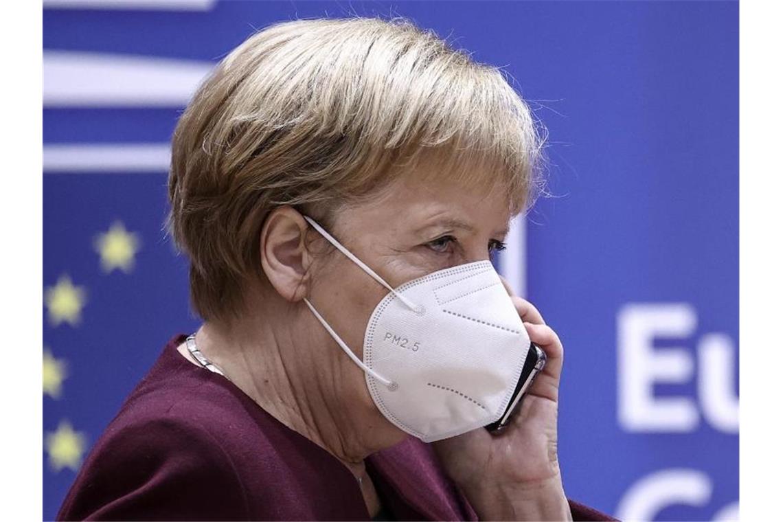 Krise um Migranten an Polens Grenze weiter ungelöst Bei dem Telefonat von Angela Merkel mit Alexander Lukaschenko sei es um „die schwierige Situation an der Grenze zwischen Belarus und der Europäischen Union“ gegangen. Foto: Kenzo Tribouillard/AFP/AP/dpa/Archiv