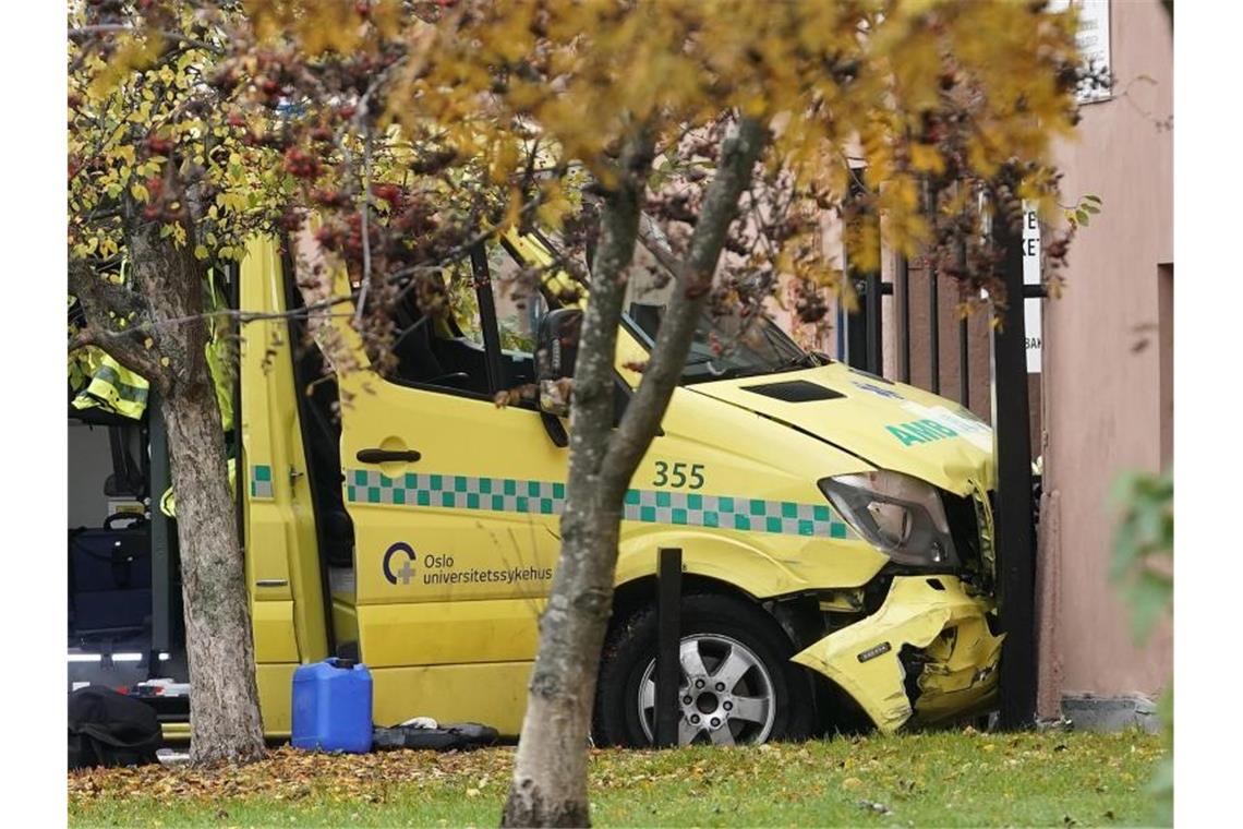 Oslo: Mehrere Menschen von gekapertem Krankenwagen verletzt Bei dem Unfall sind mehrere Menschen verletzt worden. Foto: Stian Lysberg Solum/NTB Scanpix/AP/dpa