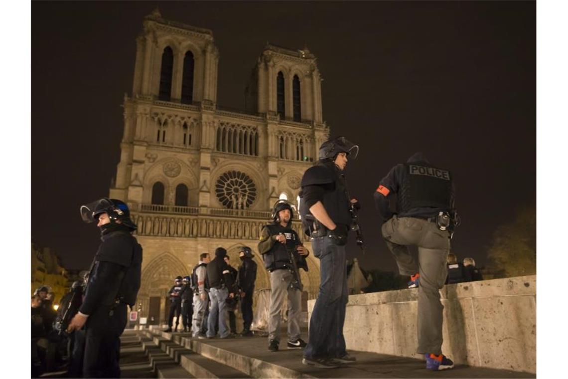 Bataclan-Verdächtiger in Sachsen-Anhalt festgenommen Bei den Anschlägen in Paris im November 2015 hatten Terroristen des „Islamischen Staats“ (IS) 130 Menschen getötet. Foto: Ian Langsdon