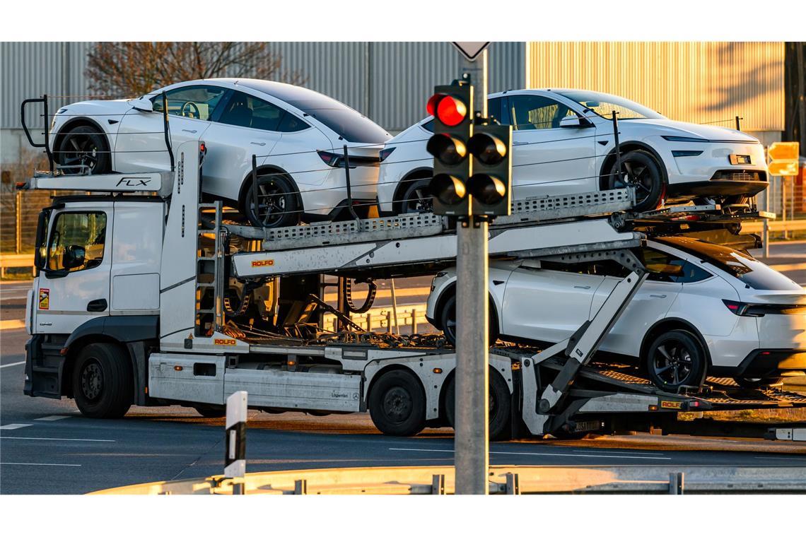 Bei den Auslieferungszahlen dürfte der Umstieg auf eine erneuerte Generation des Bestsellers Model Y ein Faktor sein. (Archivbild)
