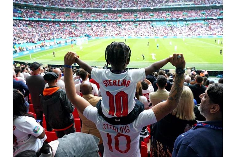 Bei den drei verbliebenen EM-Spielen werden mindestens 60.000 Zuschauer im Wembley-Stadion zugelassen. Foto: Mike Egerton/PA Wire/dpa